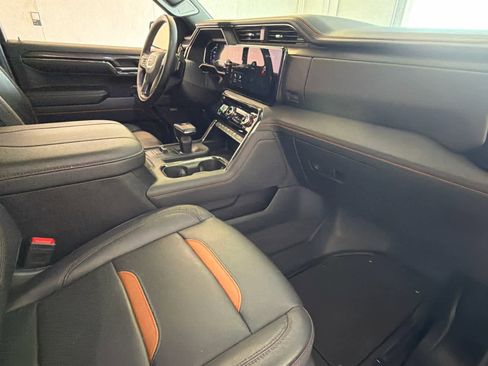 Used 2024 GMC Sierra 1500 AT4 w/ Technology Package AWD/4WD image 29