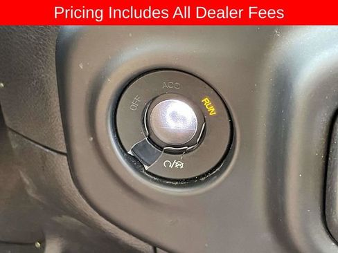 Used 2019 Jeep Wrangler Sport AWD/4WD image 28