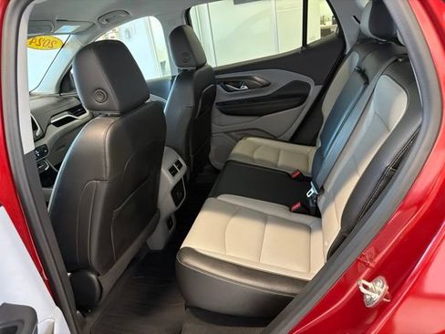 Used 2024 GMC Terrain SLT AWD/4WD image 15