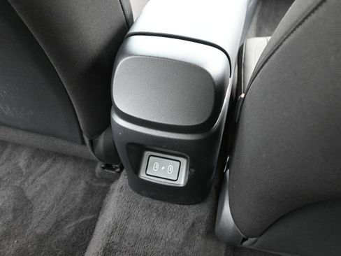 Certified 2025 Hyundai Elantra Sport image 15