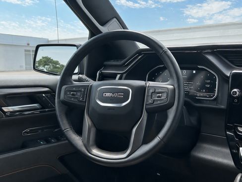 Used 2023 GMC Sierra 1500 AT4 w/ Technology Package AWD/4WD image 22