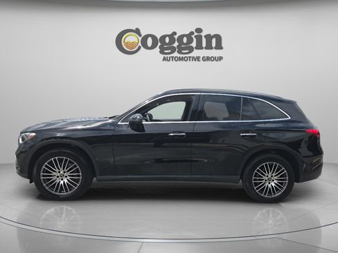 Certified 2026 Mercedes-Benz GLC 300 image 2