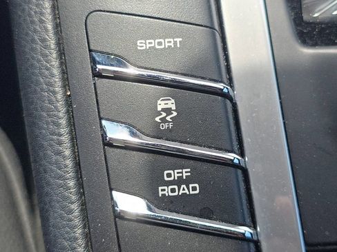 Used 2020 Porsche Macan AWD/4WD image 29