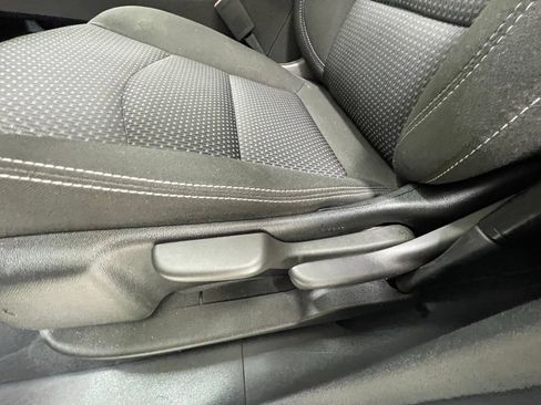 Used 2024 GMC Terrain SLE AWD/4WD image 16