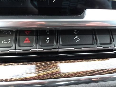 Used 2023 GMC Sierra 1500 Elevation w/ Preferred Package image 14