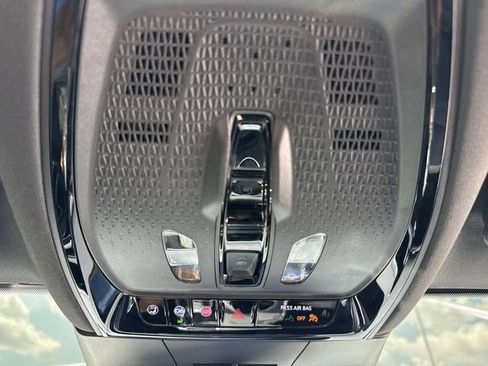 Used 2024 Cadillac Lyriq Luxury w/ LPO, Floor Liner Package AWD/4WD image 20