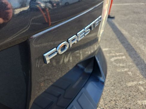 Used 2018 Subaru Forester 2.5i Touring w/ Popular Package #3B image 11