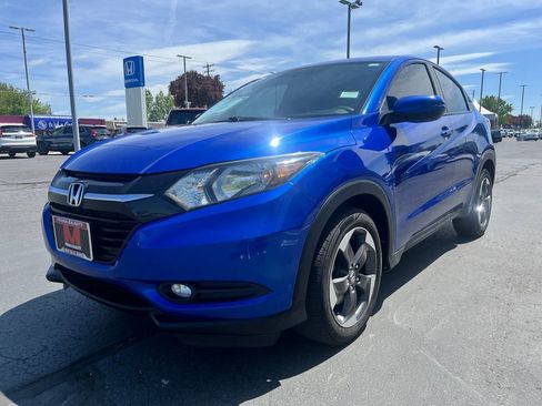 Used 2018 Honda HR-V EX image 2