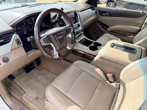 Used 2016 GMC Yukon XL SLT image 9