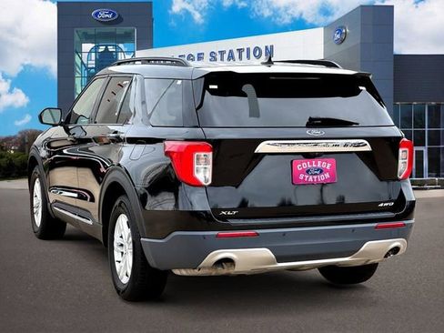 Used 2023 Ford Explorer XLT w/ Equipment Group 202A image 4