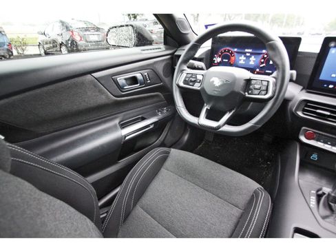 Used 2025 Ford Mustang Coupe RWD image 8
