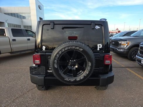 Used 2014 Jeep Wrangler Unlimited Sahara image 4