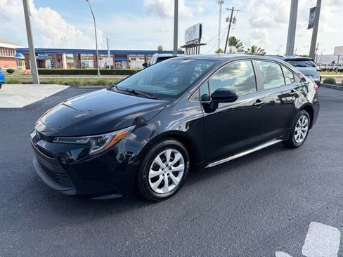 Used 2024 Toyota Corolla LE FWD image 3