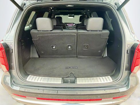 Used 2024 Hyundai Palisade Calligraphy image 12