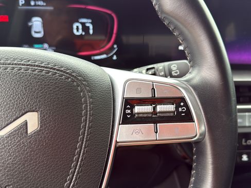 Used 2025 Kia Telluride S FWD image 26