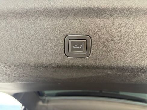 Used 2025 Chevrolet Tahoe LT w/ Comfort Package AWD/4WD image 21