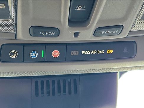 Used 2024 GMC Sierra 2500 SLT w/ SLT Premium Package image 34