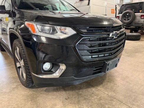 Used 2018 Chevrolet Traverse LT w/ LPO, 'HIT The Road' Package AWD/4WD image 2