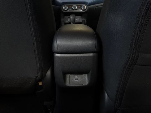Used 2025 Nissan Versa SV FWD image 12