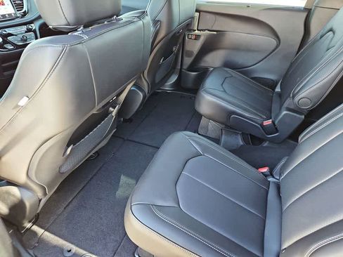New 2026 Chrysler Pacifica Select image 19