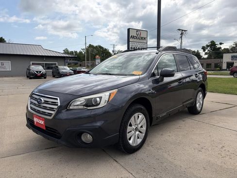 Used 2016 Subaru Outback 2.5i Premium AWD/4WD image 3