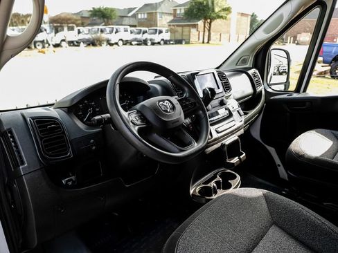 Used 2023 RAM ProMaster 2500 FWD image 2
