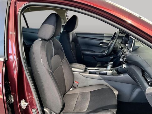 Certified 2024 Nissan Sentra SV FWD image 9