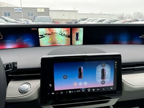 New 2026 Lincoln Nautilus Premier w/ Equipment Group 102A image 20