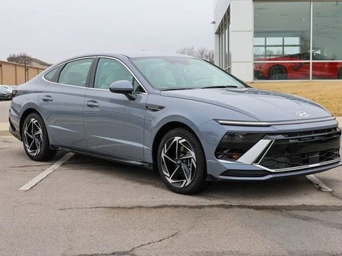 New 2026 Hyundai Sonata SEL FWD image 1