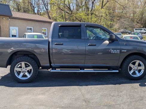 Used 2017 RAM 1500 Express image 8