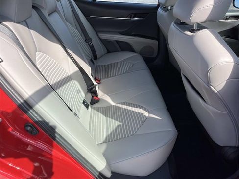 Used 2024 Toyota Camry SE image 22