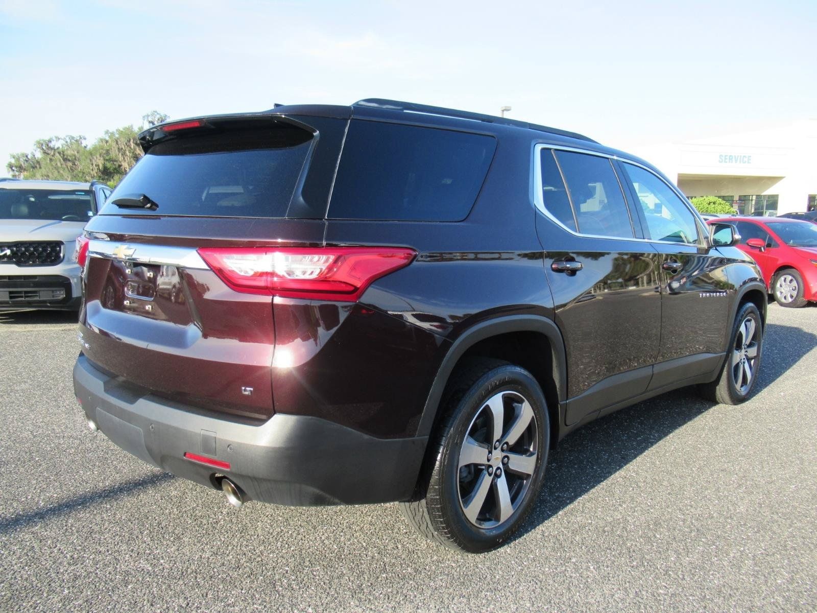 Used 2021 Chevrolet Traverse LT w/ LT Premium Package AWD/4WD image 7