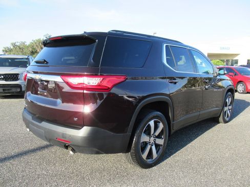 Used 2021 Chevrolet Traverse LT w/ LT Premium Package AWD/4WD image 7