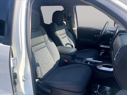 Used 2023 Nissan Frontier SV w/ Tow Package RWD image 8