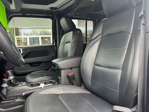 Certified 2022 Jeep Wrangler Unlimited Sahara AWD/4WD image 11