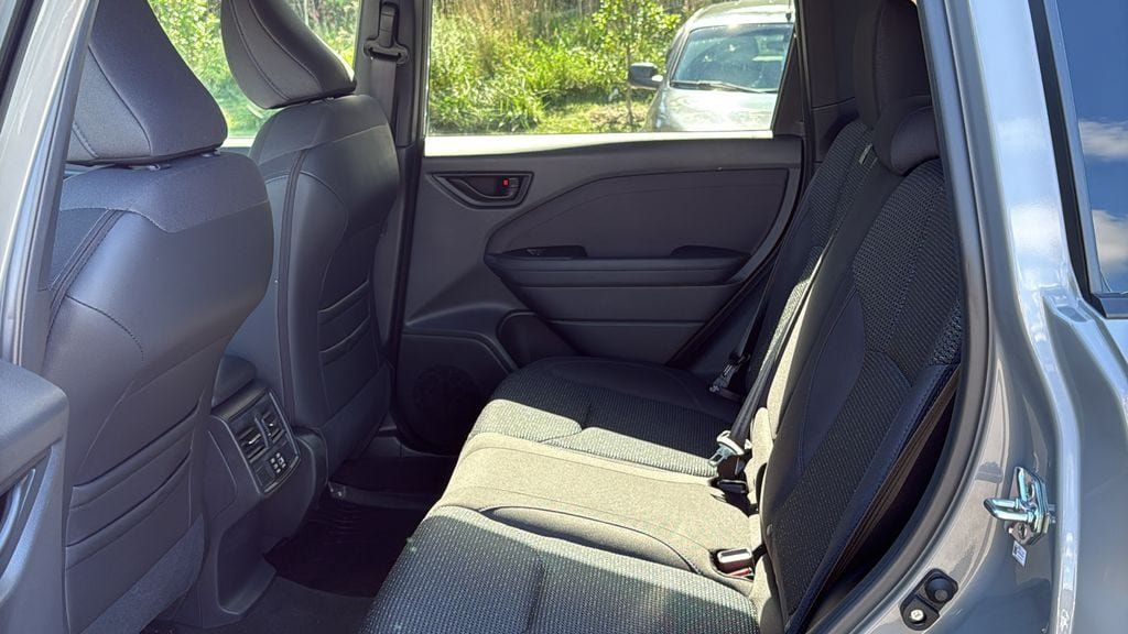 Certified 2025 Subaru Forester Premium AWD/4WD image 24