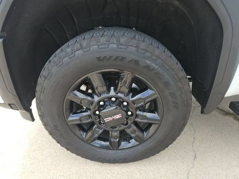 Used 2025 GMC Sierra 2500 AT4 AWD/4WD image 30