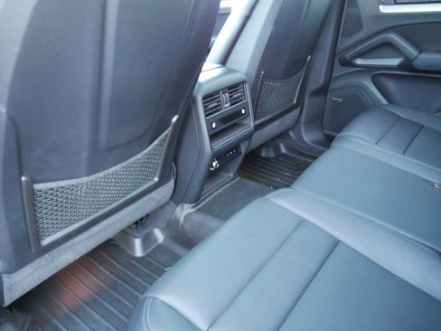 Used 2024 Porsche Cayenne image 24