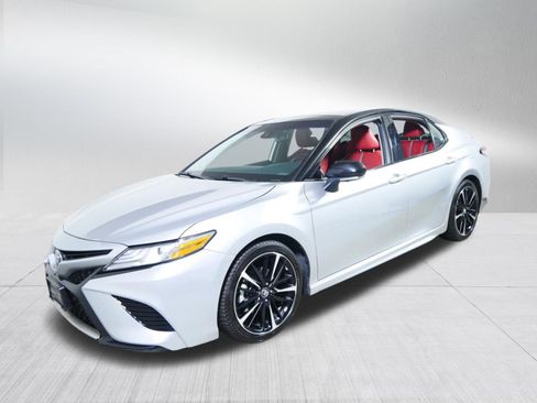 Used 2019 Toyota Camry XSE w/ Driver Assist Package FWD image 3