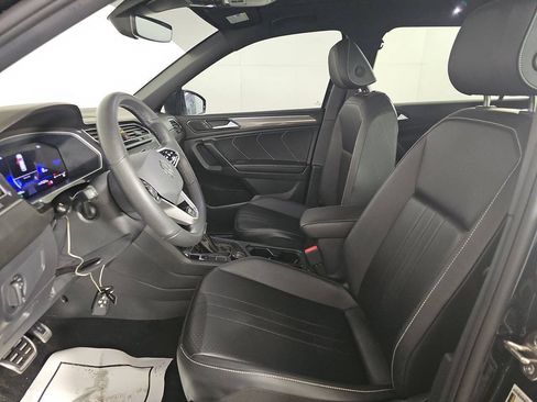 Used 2024 Volkswagen Tiguan SE R-Line AWD/4WD image 7
