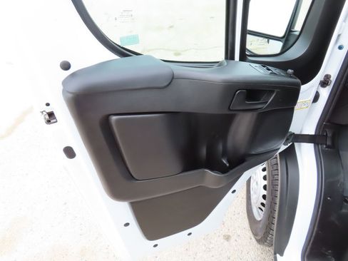 Used 2025 RAM ProMaster 2500 w/ Convenience Group FWD image 23