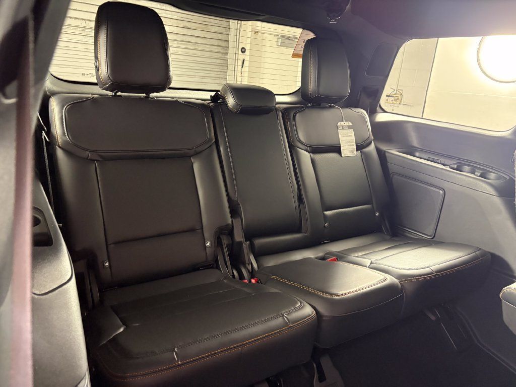 Used 2025 Ford Expedition Tremor AWD/4WD image 38
