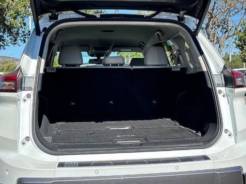 Certified 2024 Nissan Rogue SL FWD image 28