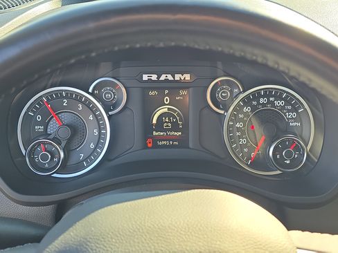 Used 2024 RAM 2500 Big Horn w/ Bed Utility Group image 16