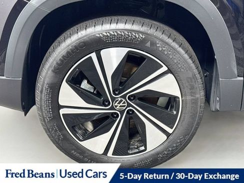Used 2025 Volkswagen Taos SE AWD/4WD image 35