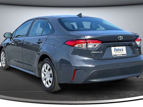 Used 2023 Toyota Corolla LE image 4