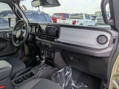 Used 2025 Jeep Wrangler Sport AWD/4WD image 14