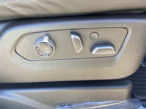 Used 2023 Cadillac Escalade Sport Platinum image 11