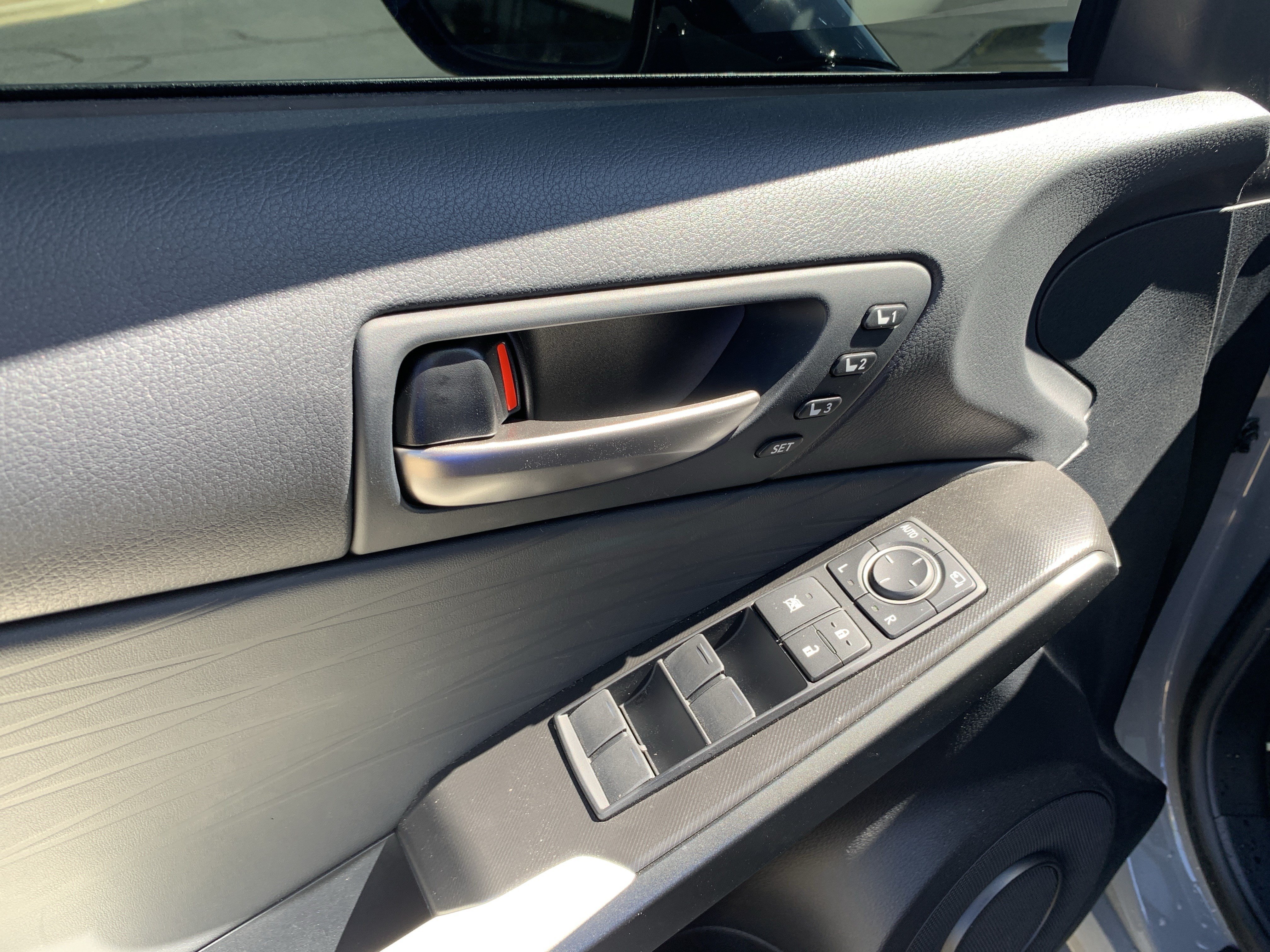 Used 2025 Lexus IS 350 F Sport RWD image 15