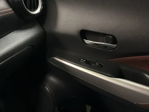 Used 2019 Nissan Kicks SR w/ Exterior Package FWD image 17